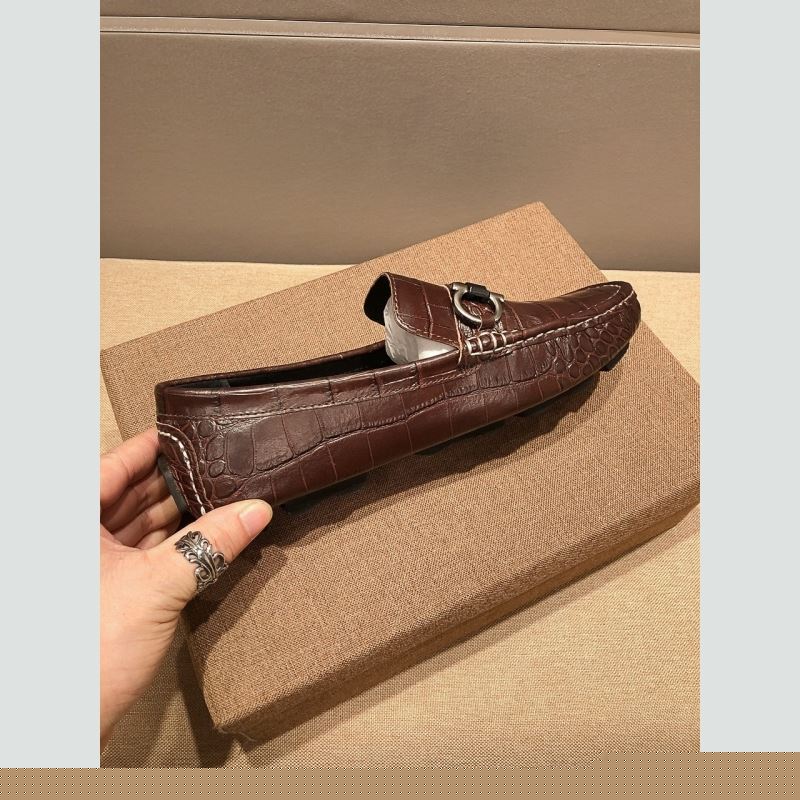 G*u*i leather shoes